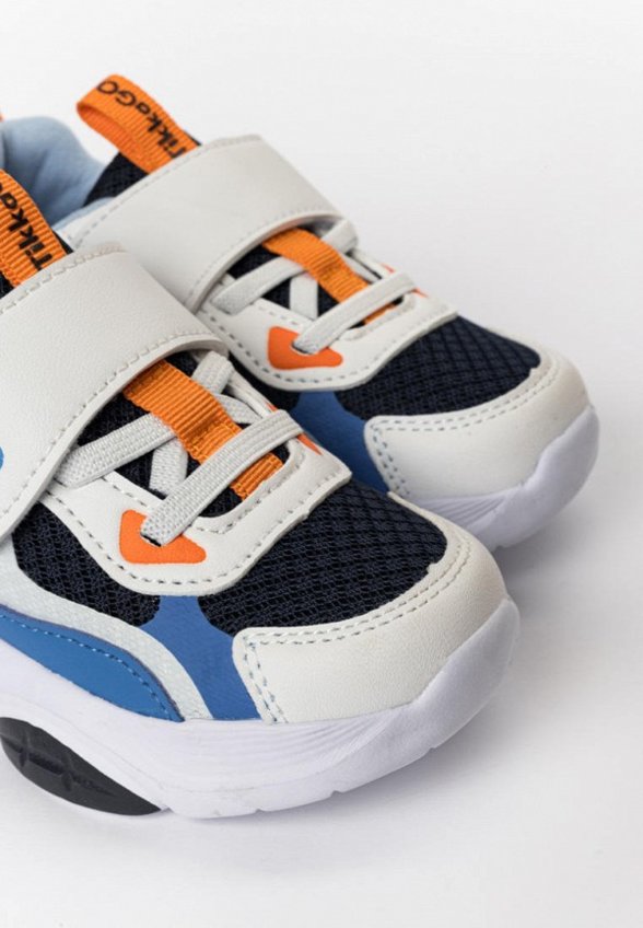 Кроссовки Tikkago