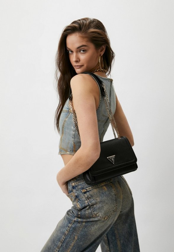 Сумка Guess