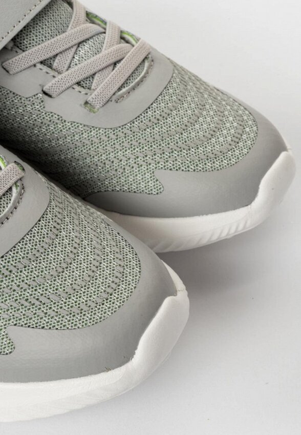 Кроссовки Tikkago