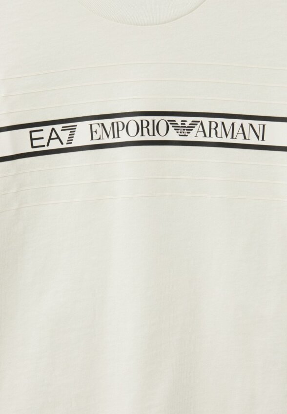 Футболка EA7