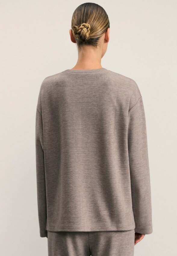 Лонгслив Zarina