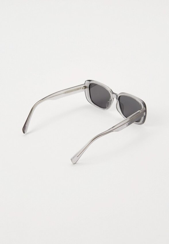 Очки солнцезащитные Basconi