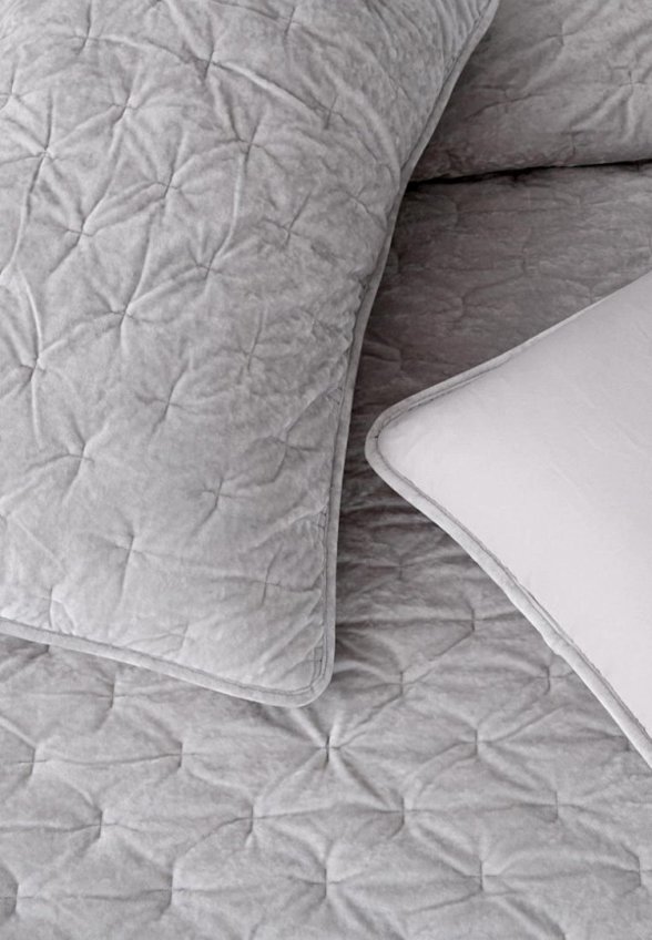 Комплект с покрывалом Sofi De Marko