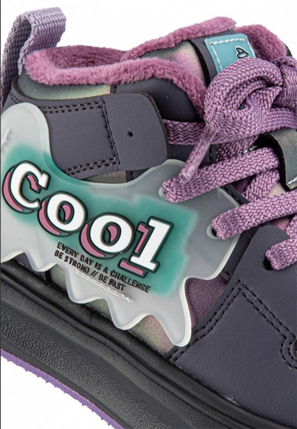 Кроссовки Kapika