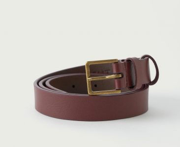 РЕМЕНЬ ИЗ ФАКТУРНОЙ КОЖИ С ЗОЛОТОЙ ПРЯЖКОЙ