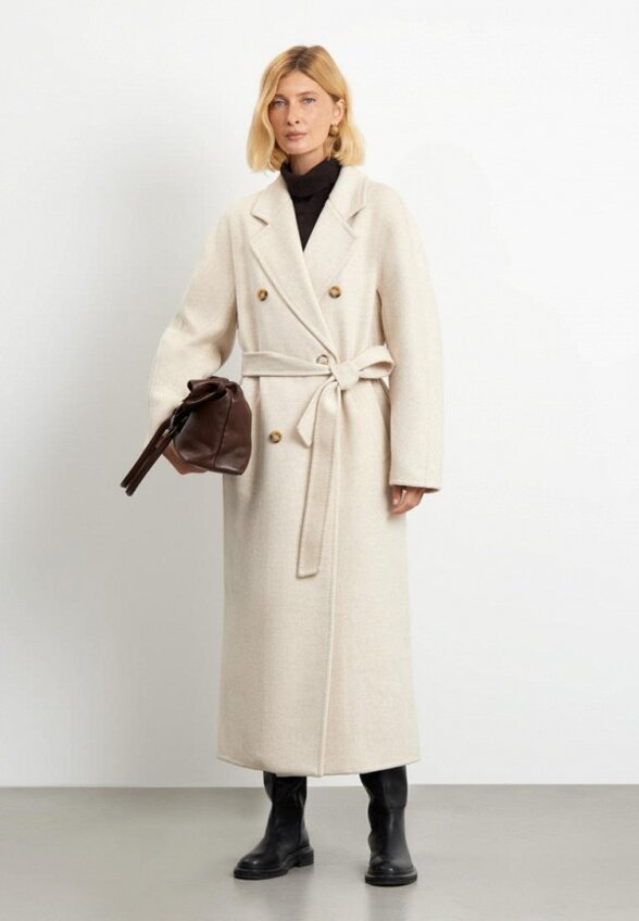 Пальто двубортное Emka