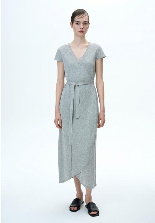 Платье Brusnika