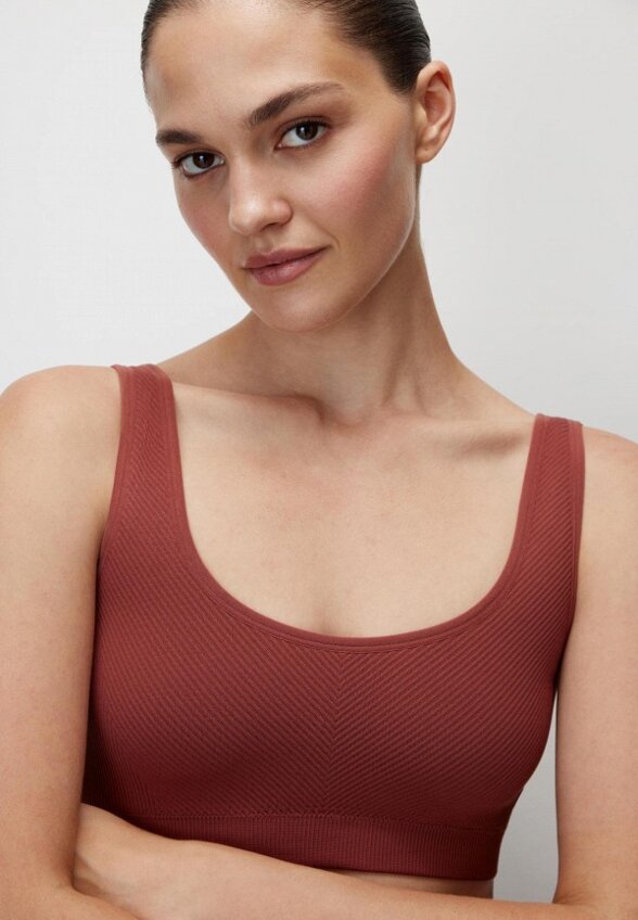 Топ спортивный belle you