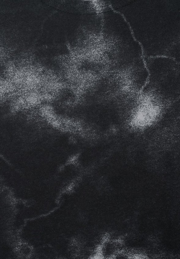 Футболка Апрель