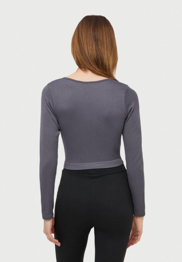 Лонгслив Terranova