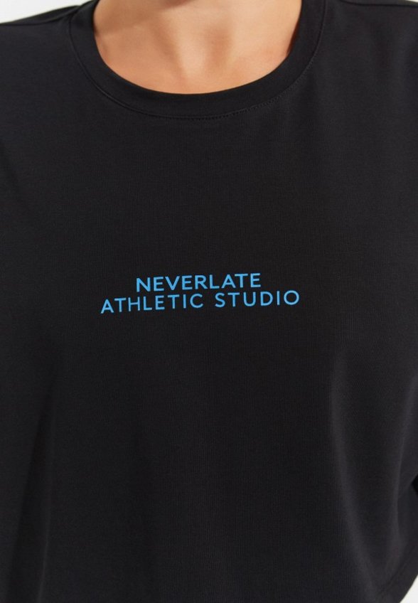Футболка Neverlate