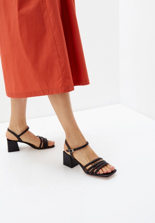 Босоножки Basconi