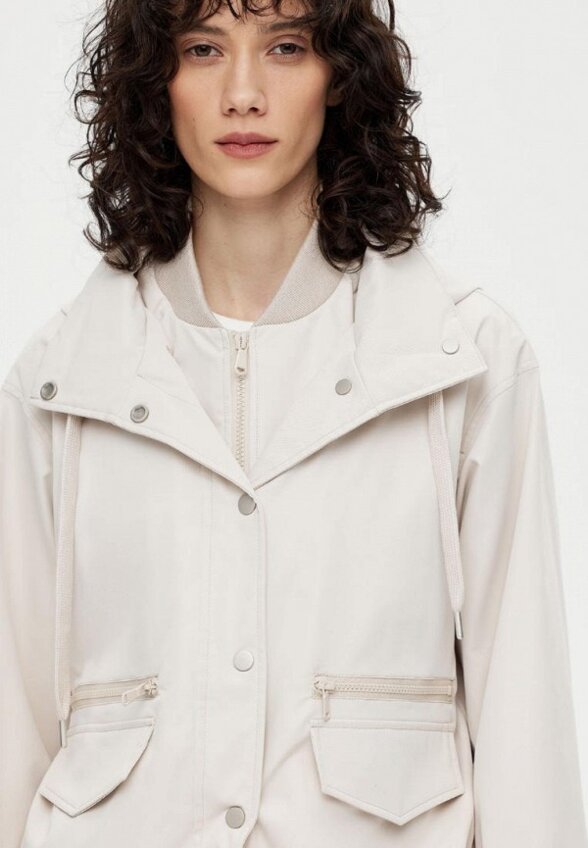 Ветровка Lusio