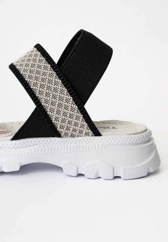 Босоножки Tikkago