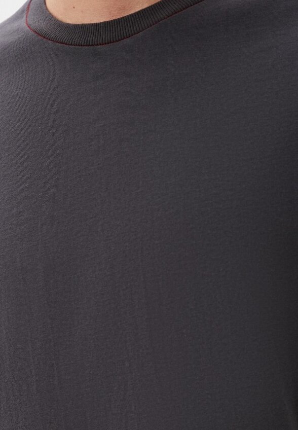 Футболка IDOL