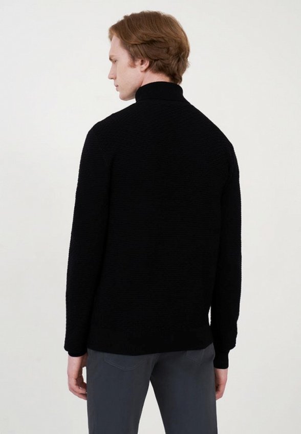 Водолазка Baon