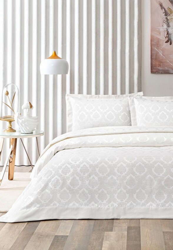 Комплект с покрывалом Karna