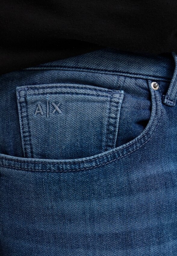 Джинсы Armani Exchange