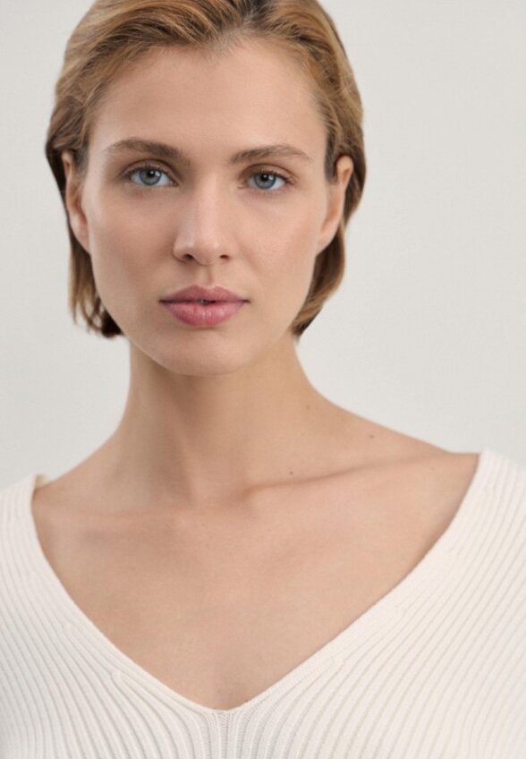 Пуловер Zarina