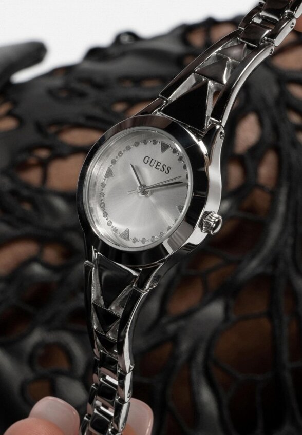 Часы Guess