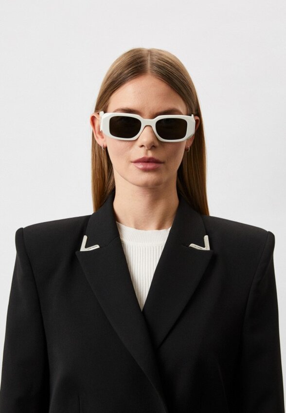 Очки солнцезащитные Prada