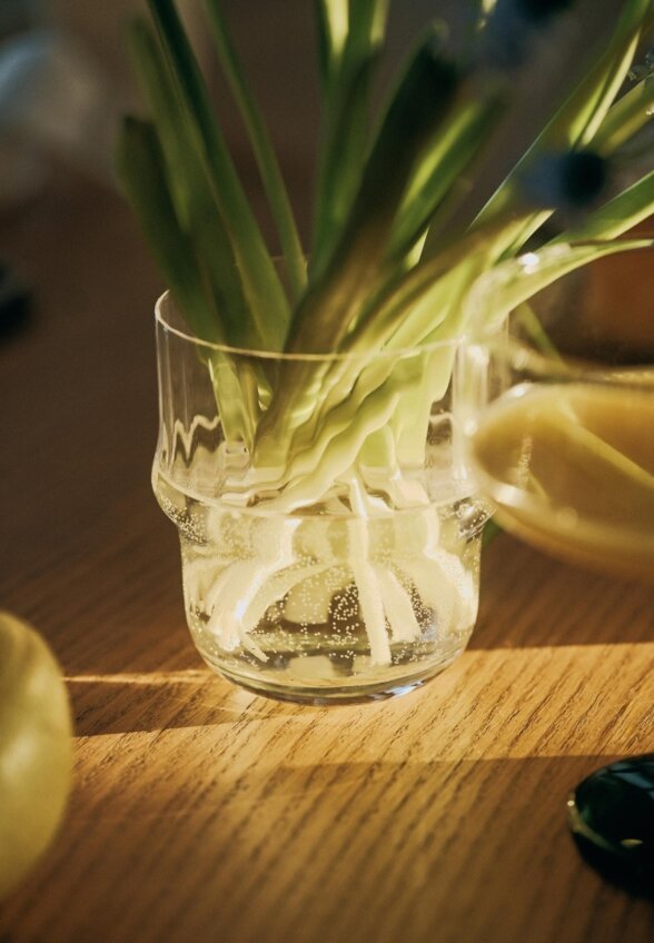 Стакан из стекла с рельефным узором