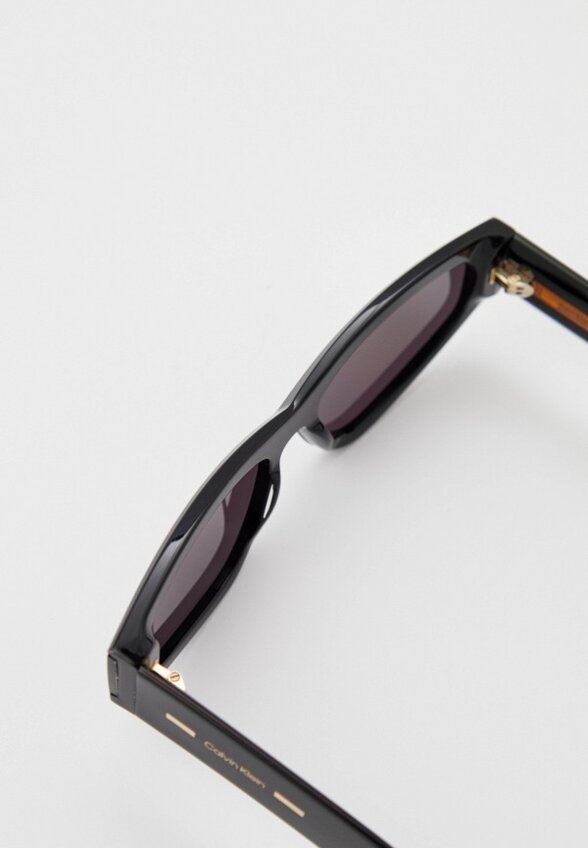 Очки солнцезащитные Calvin Klein