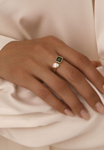 Позолоченное кольцо с фианитами в огранках квадрат и груша MIESTILO  MIE