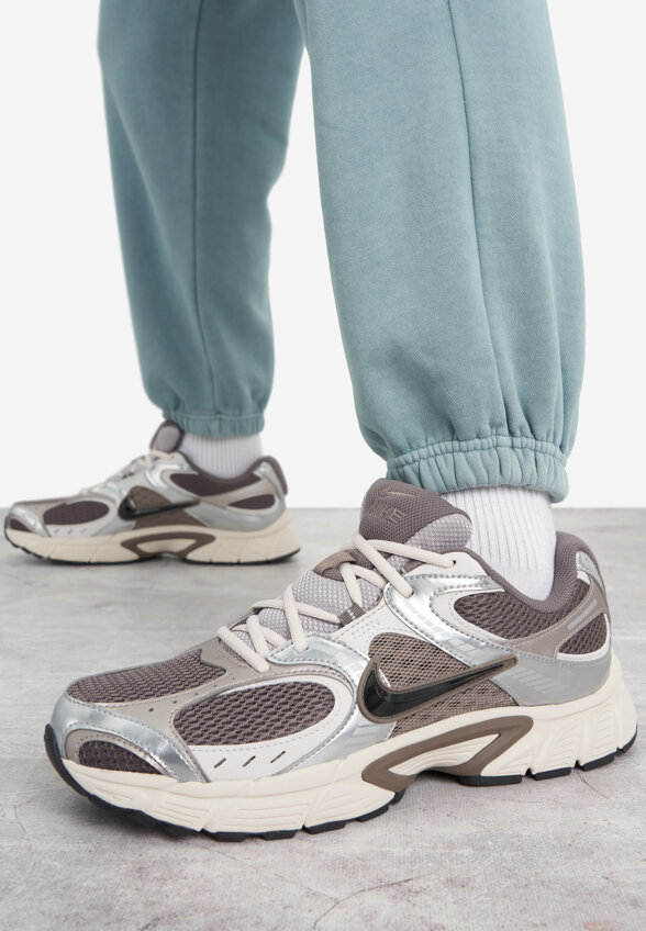 Кроссовки мужские Nike V5 Rnr, Коричневый