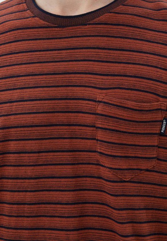 Лонгслив Pioneer