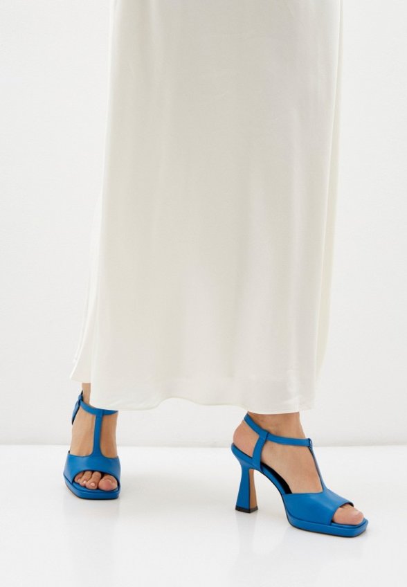 Босоножки Covani