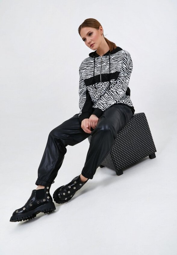 Толстовка Stern