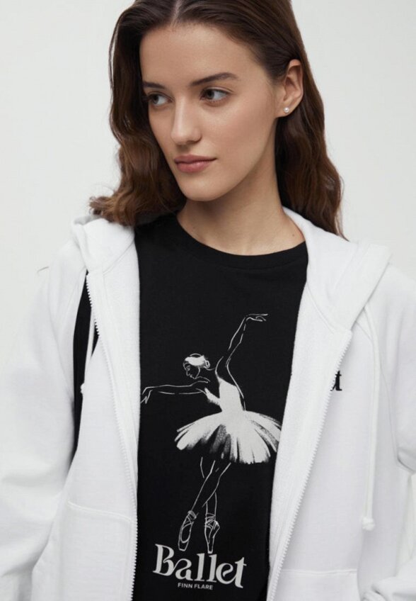 Футболка Finn Flare