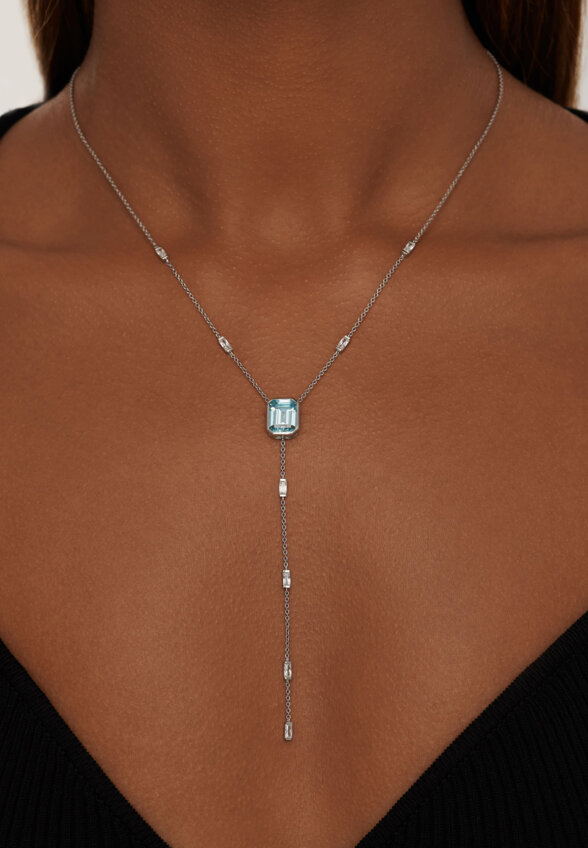 Серебряное колье-галстук ПОЛНОЧЬ с голубым фианитом в огранке Эмеральд MIE