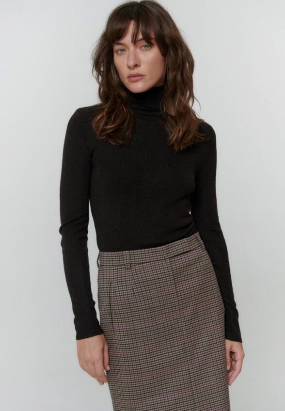 Водолазка Daisyknit