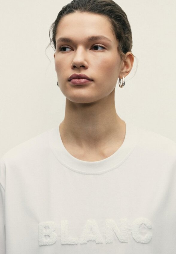 Футболка Zarina