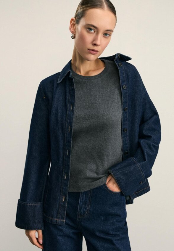 Футболка Zarina