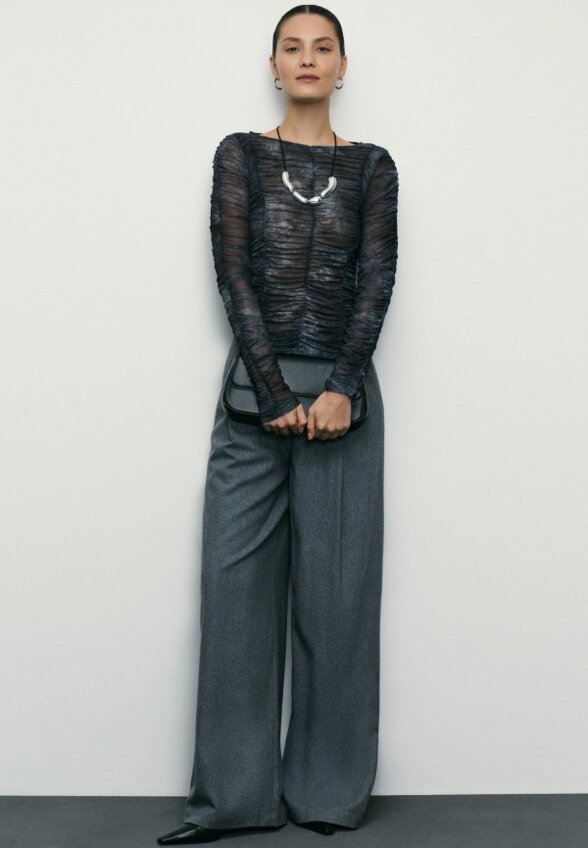 Лонгслив Zarina