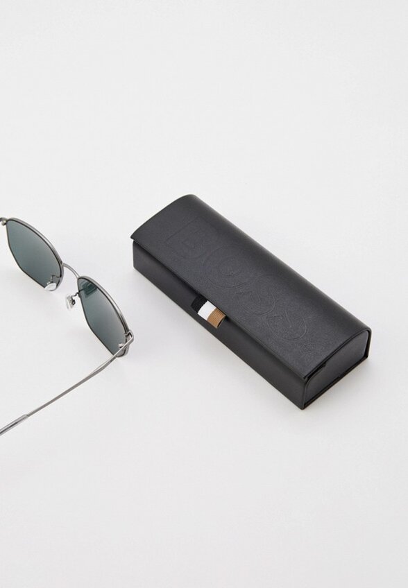 Очки солнцезащитные Boss