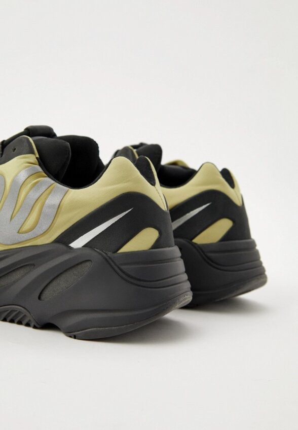 Кроссовки adidas YEEZY