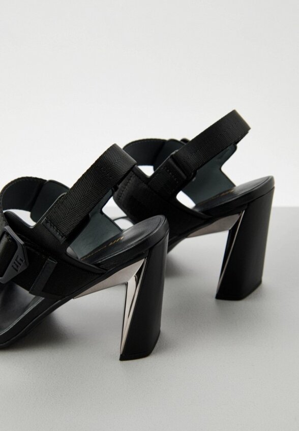 Босоножки United Nude