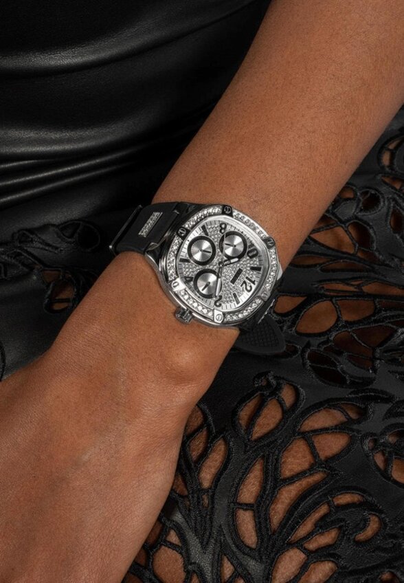Часы Guess