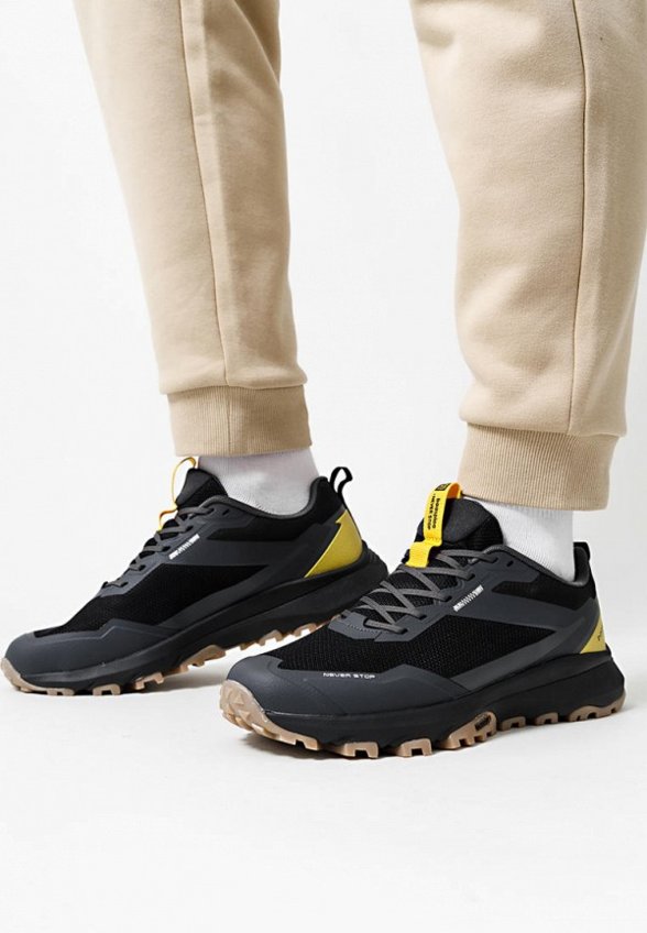 Кроссовки Baasploa