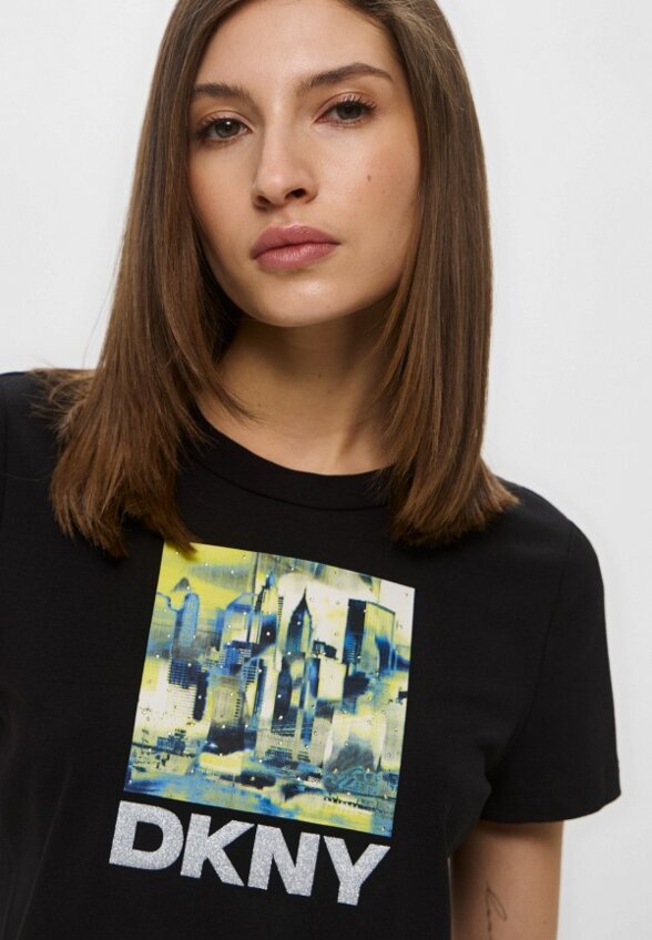 Футболка DKNY
