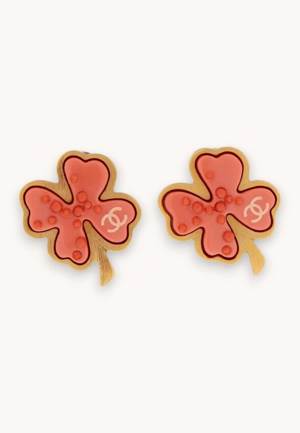 Chanel Clips
