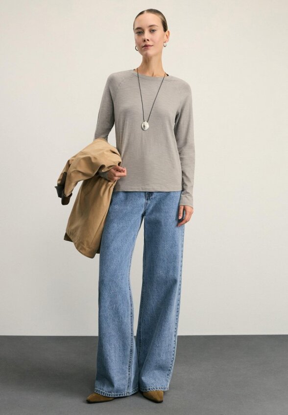 Лонгслив Zarina