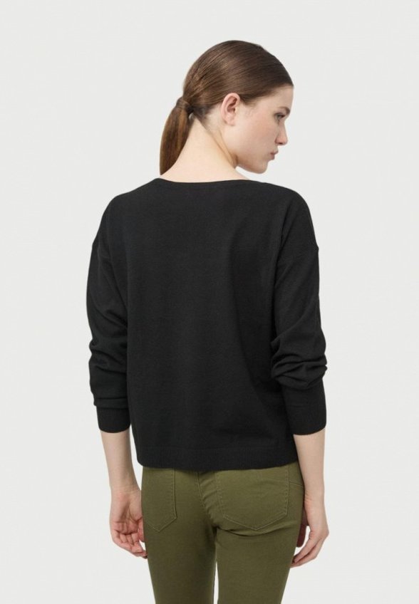 Пуловер Terranova