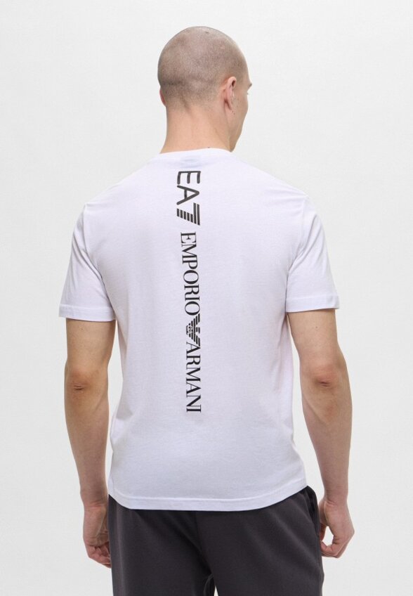 Футболка EA7