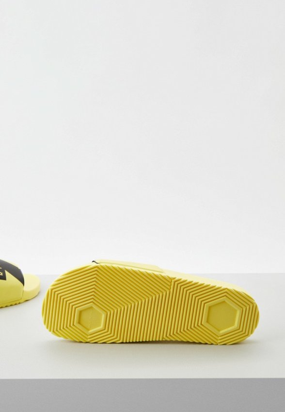 Сланцы John Richmond