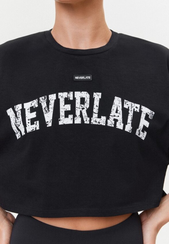 Футболка Neverlate